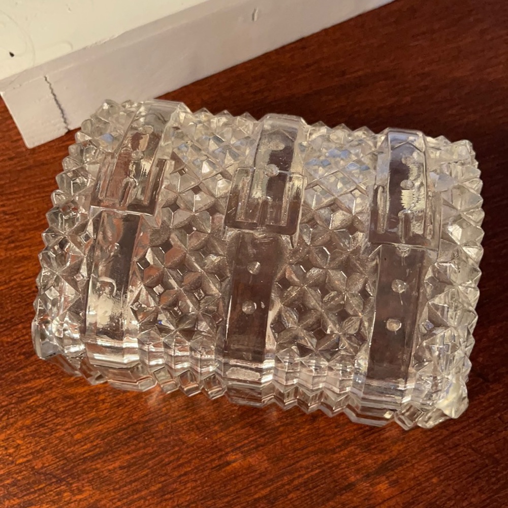 Trunks & Bags Crystal Treasure Chest Jewel Box with Lid
